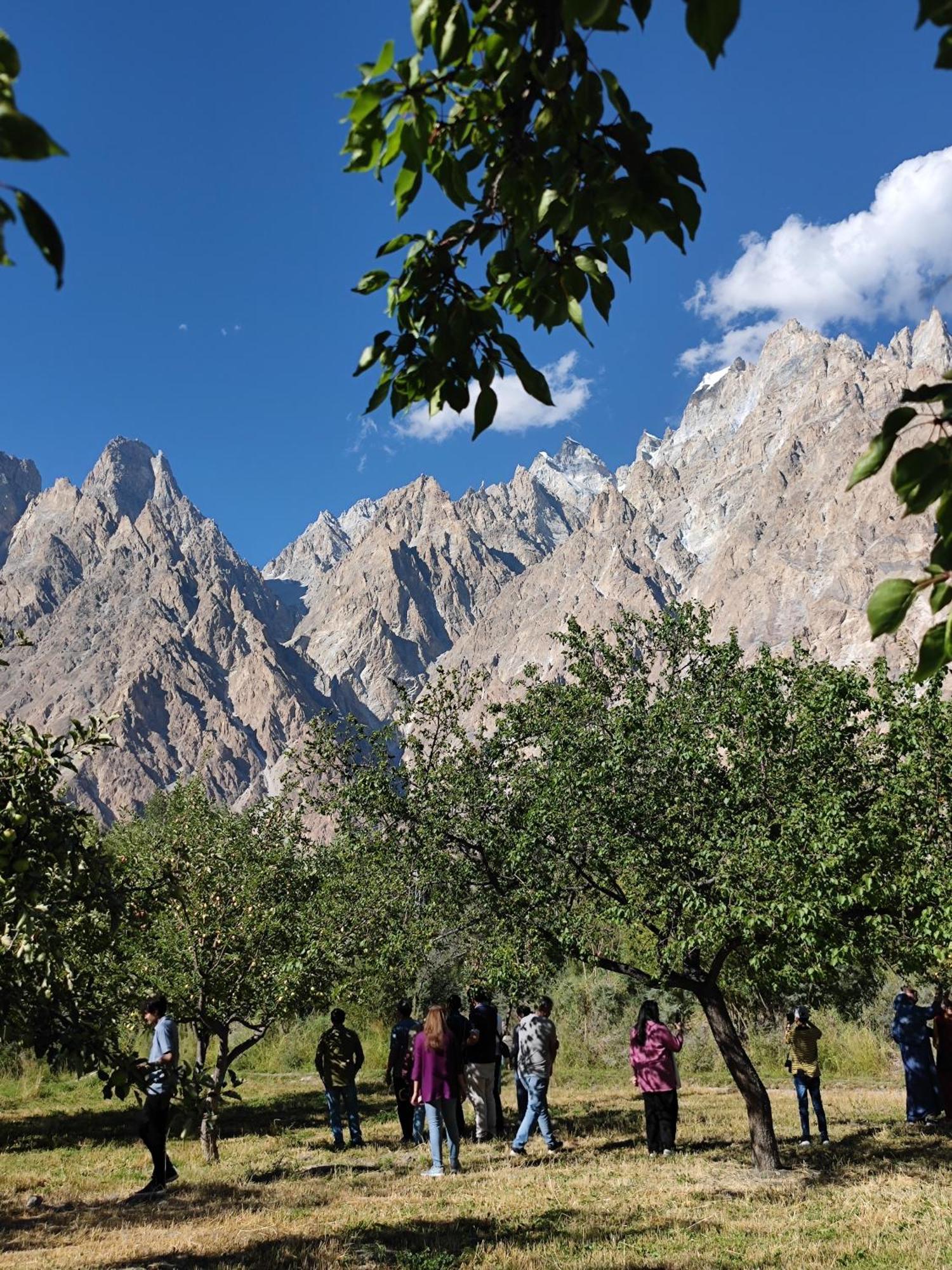 Passu Cones Hotel Pasu Exterior photo