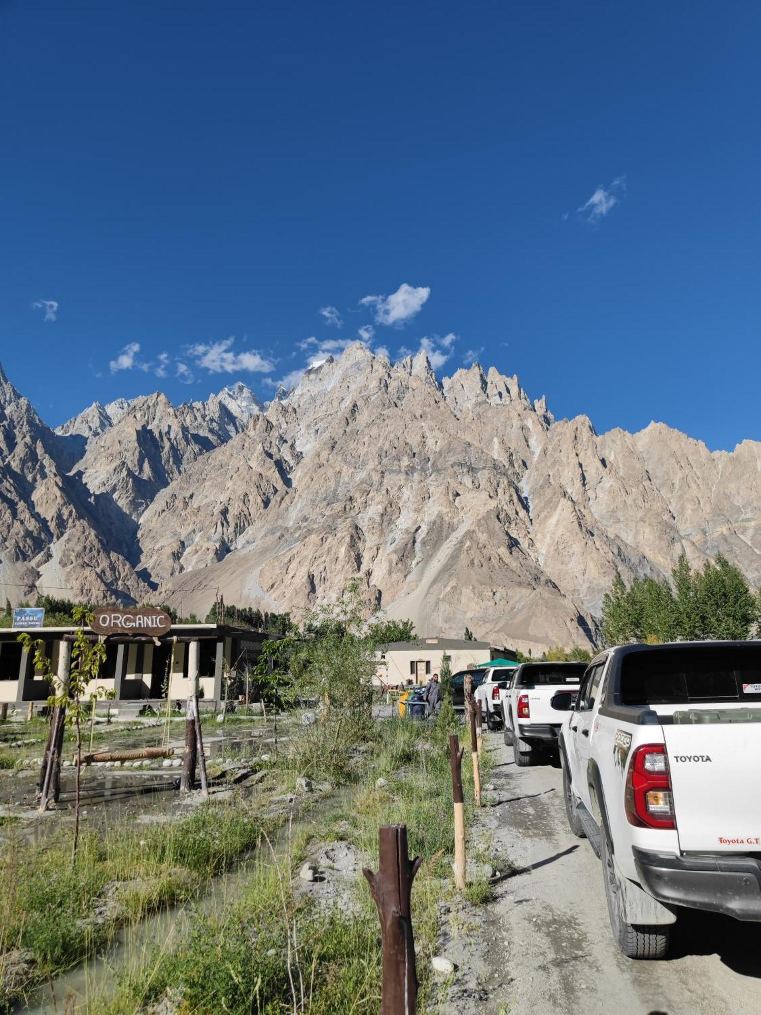 Passu Cones Hotel Pasu Exterior photo